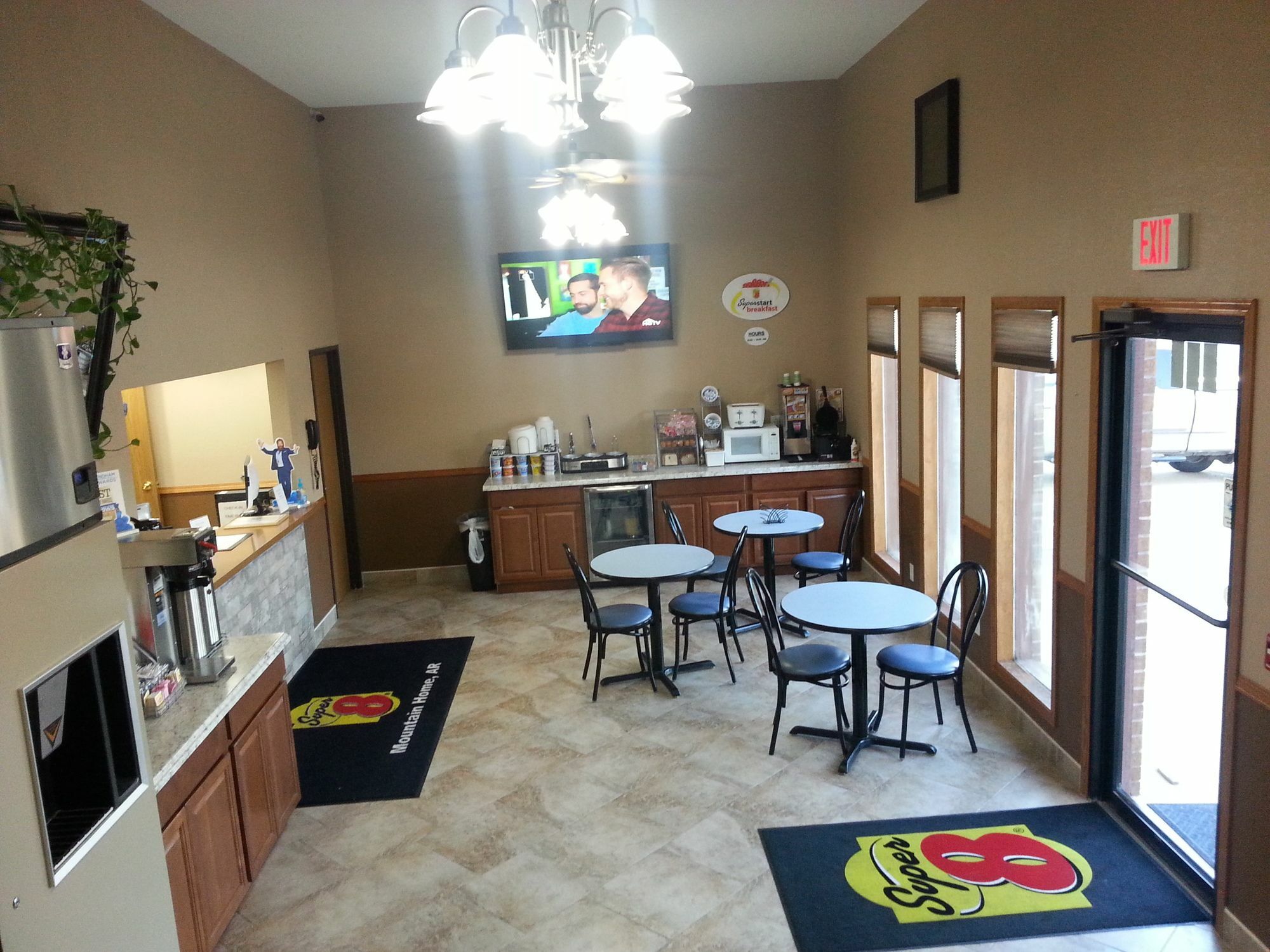 温德姆山居速8酒店 芒廷霍姆 外观 照片